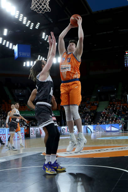 中国仍有许 中国仍有许