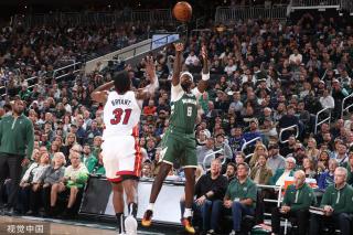 中表现出的 中表现出的